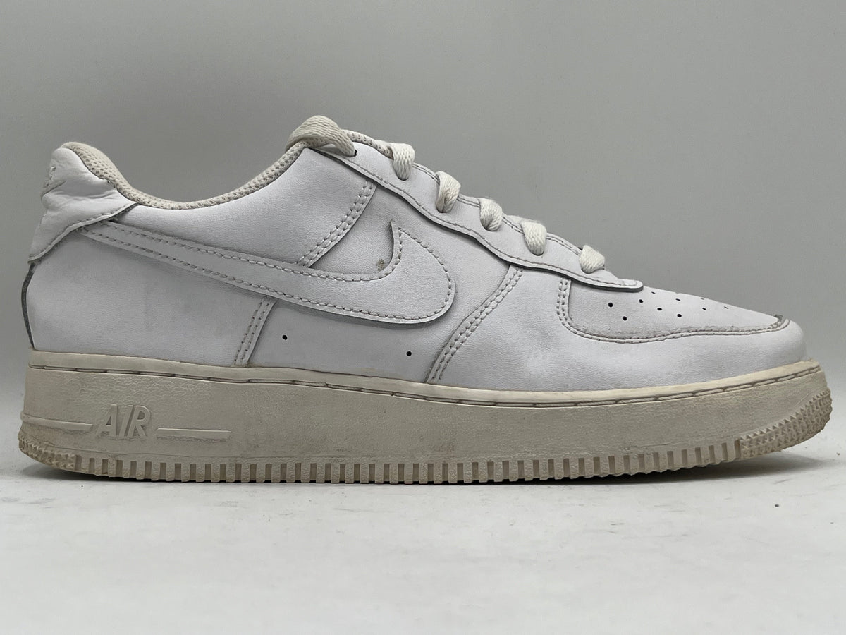 Air Force 1 Low Triple White Sneakers (2022)