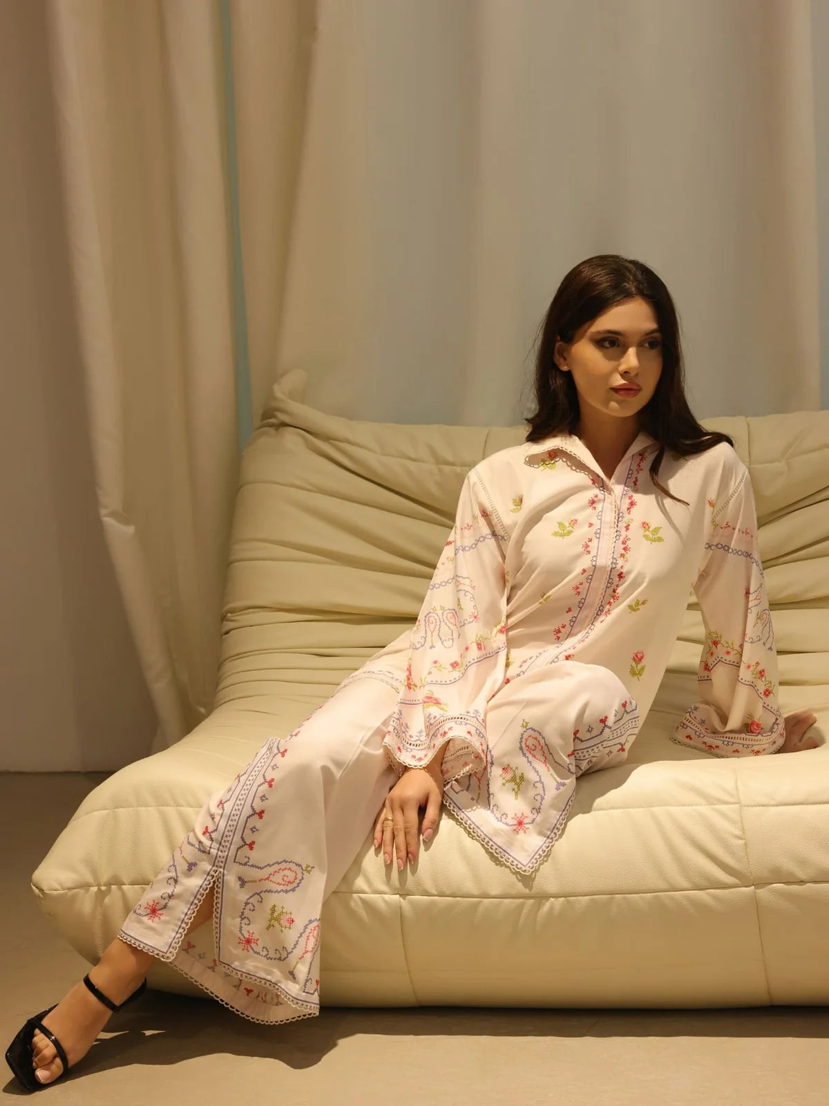 XAYWEAR Women's Rose Stitch Co Ord Set