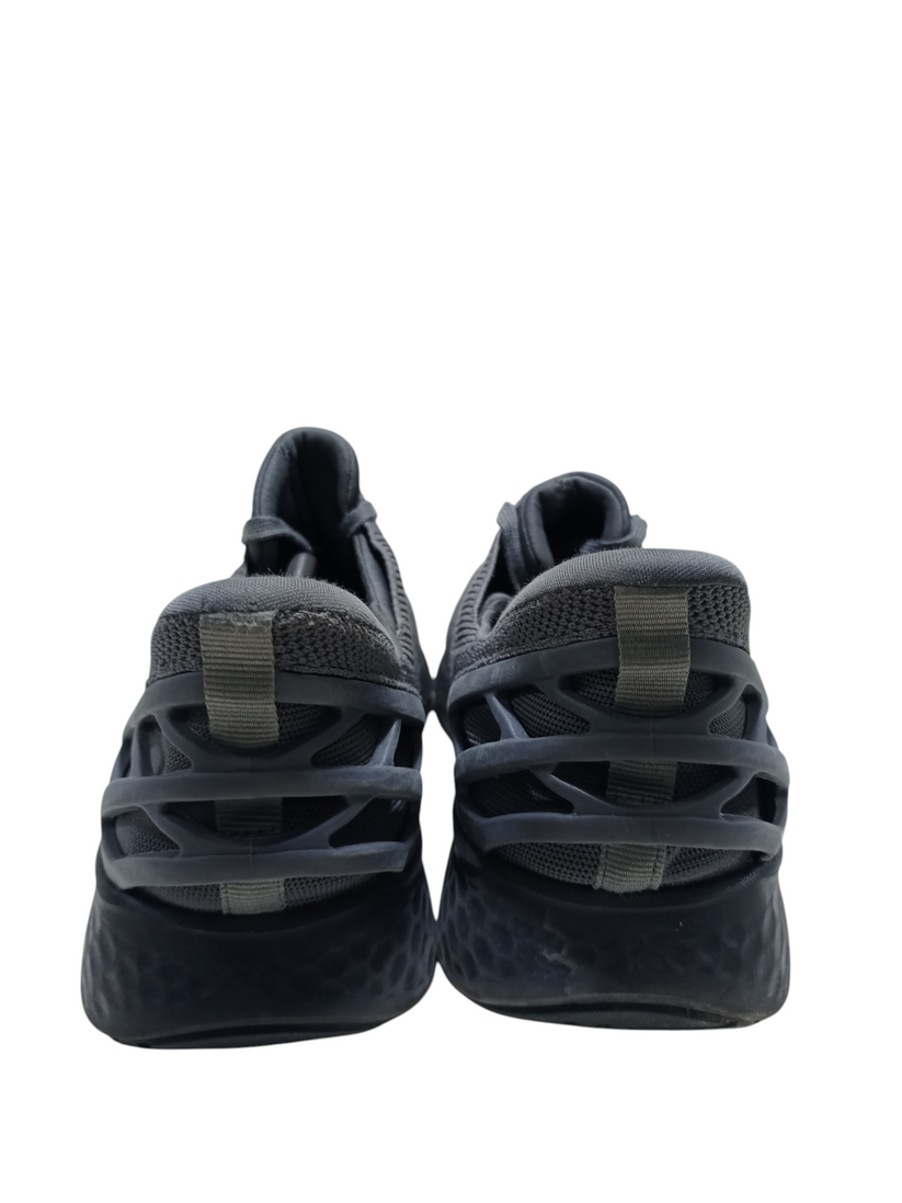 XAYWEAR Preloved - Kizik Handsfree Mens Shoe