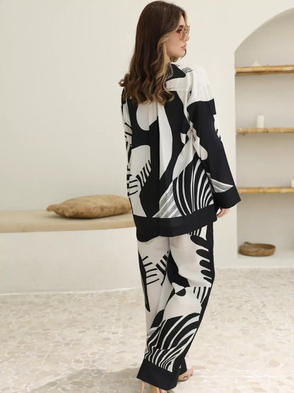 XAYWEAR Women's Kuroba Black And White Co Ord Set