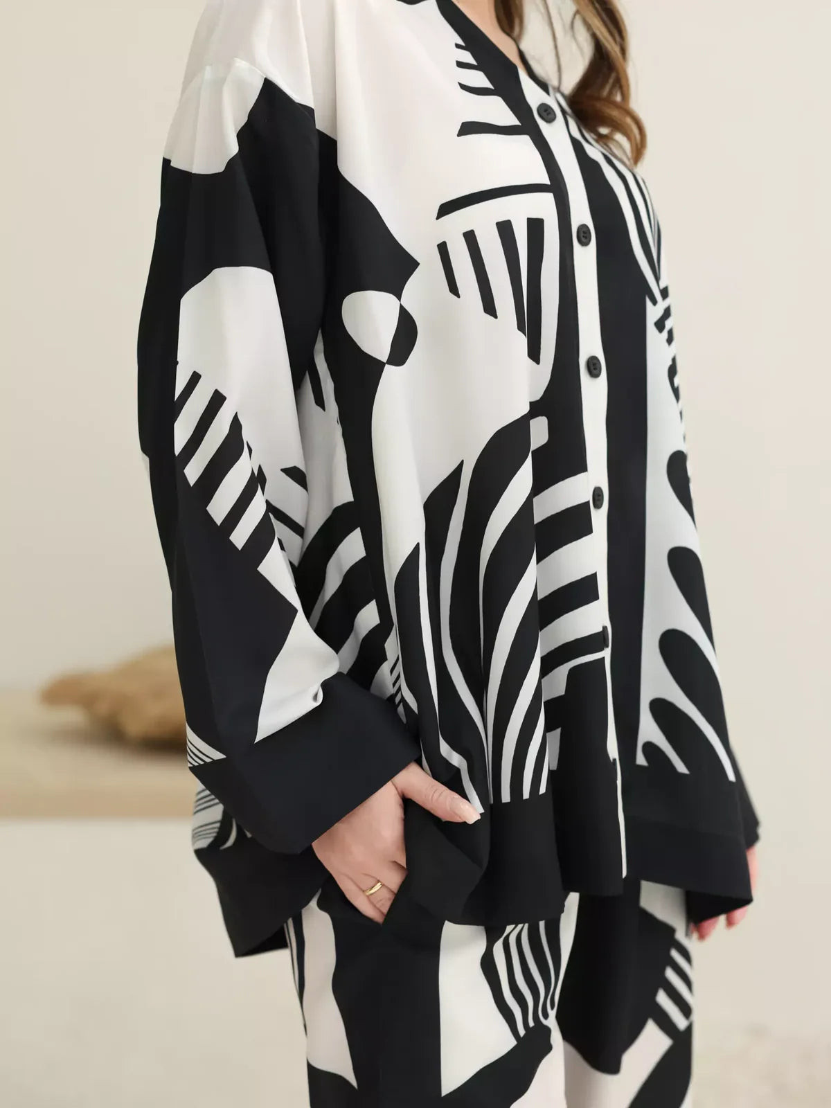 XAYWEAR Women's Kuroba Black And White Co Ord Set