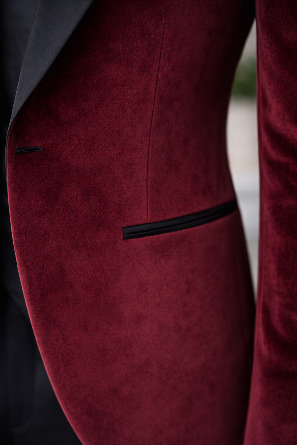 XAYWEAR Bordeaux Velvet Slim-Fit Tuxedo 3-Piece Suit For Men