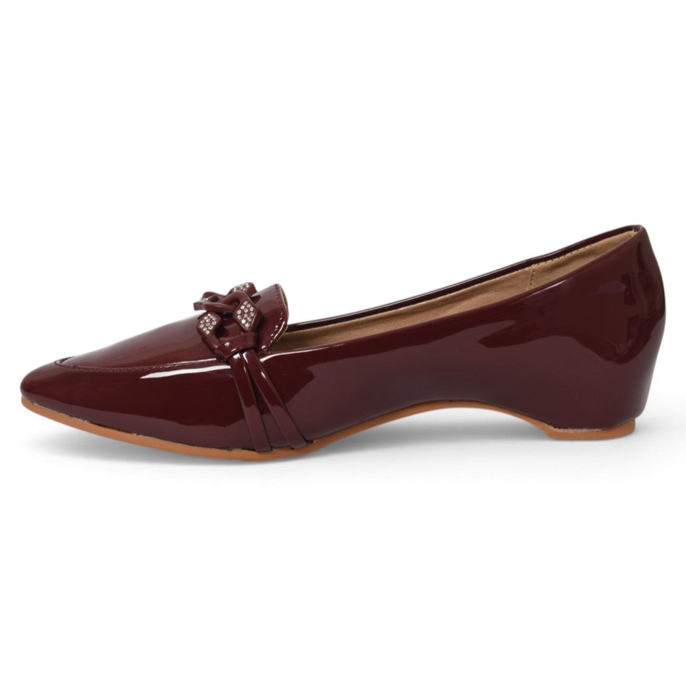 XAYWEAR Women's Maroon Casual Pumps