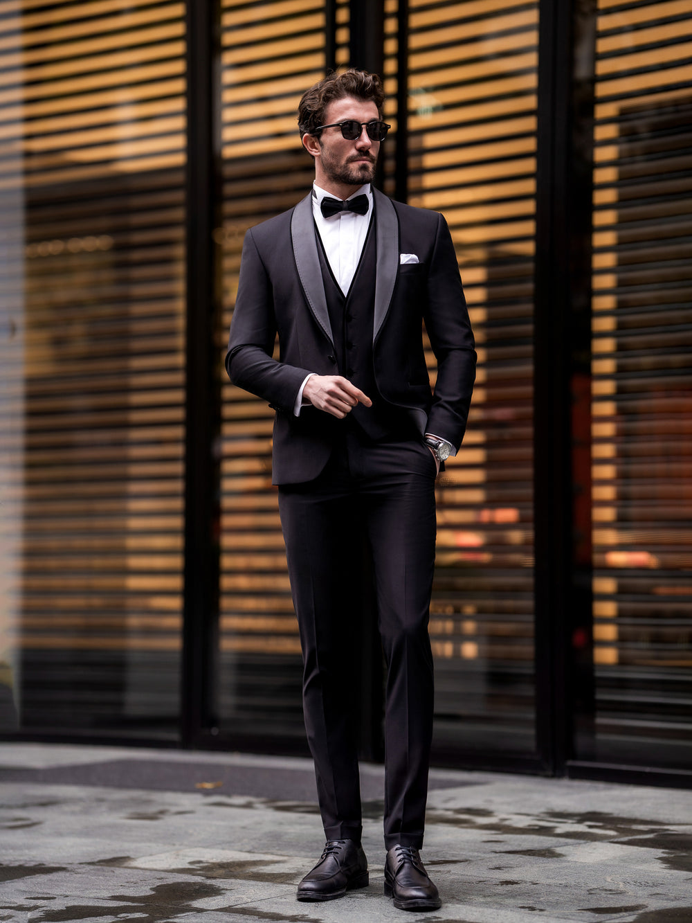 XAYWEAR Black Slim-Fit Tuxedo 3-Piece Suit For Men