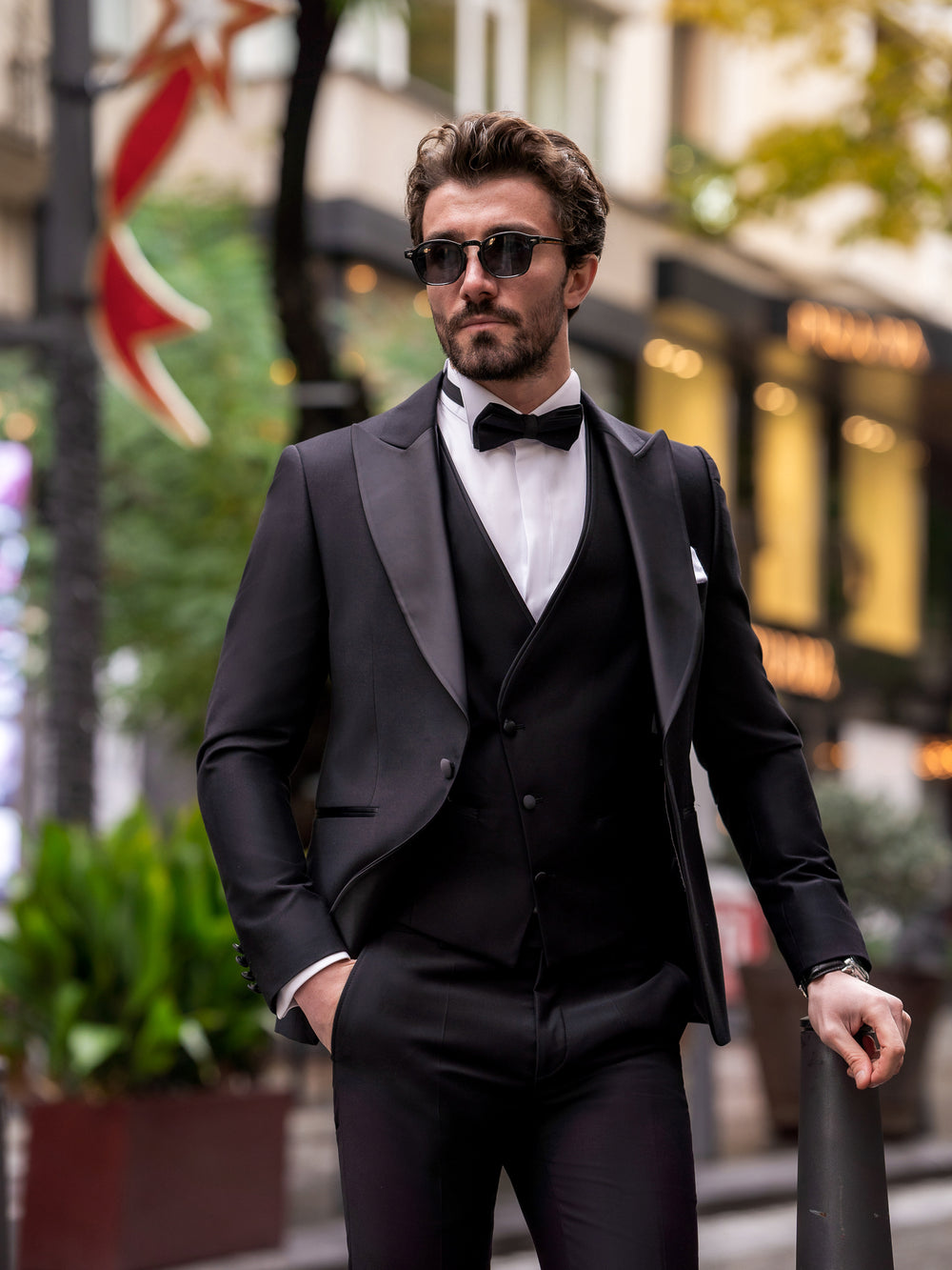XAYWEAR Black Formal Slim-Fit Tuxedo 3-Piece Suit For Men