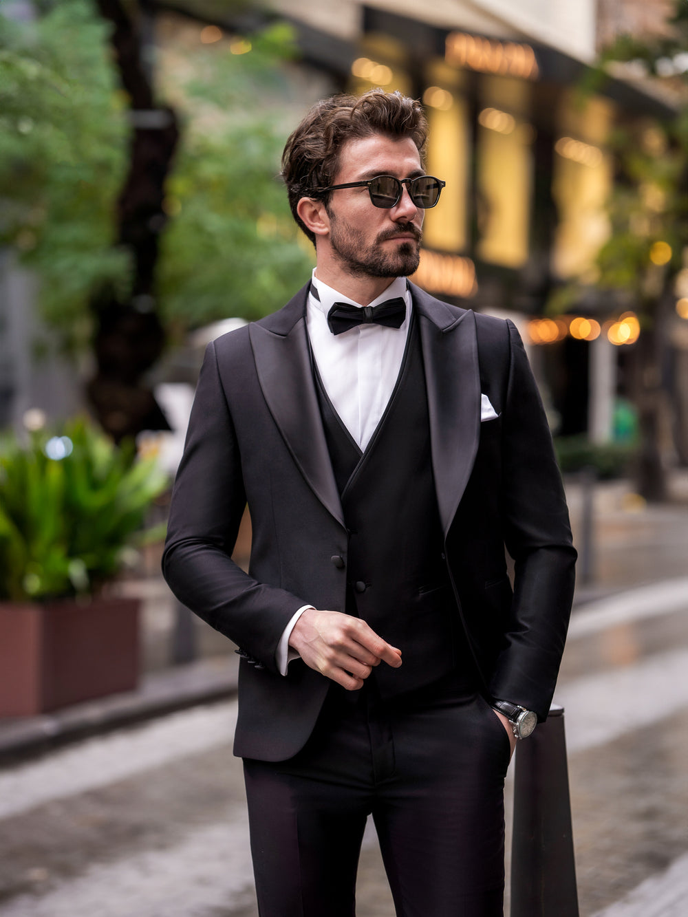 XAYWEAR Black Formal Slim-Fit Tuxedo 3-Piece Suit For Men