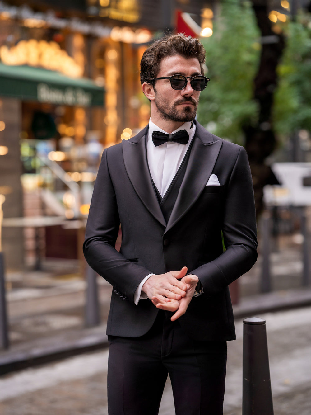 XAYWEAR Black Formal Slim-Fit Tuxedo 3-Piece Suit For Men
