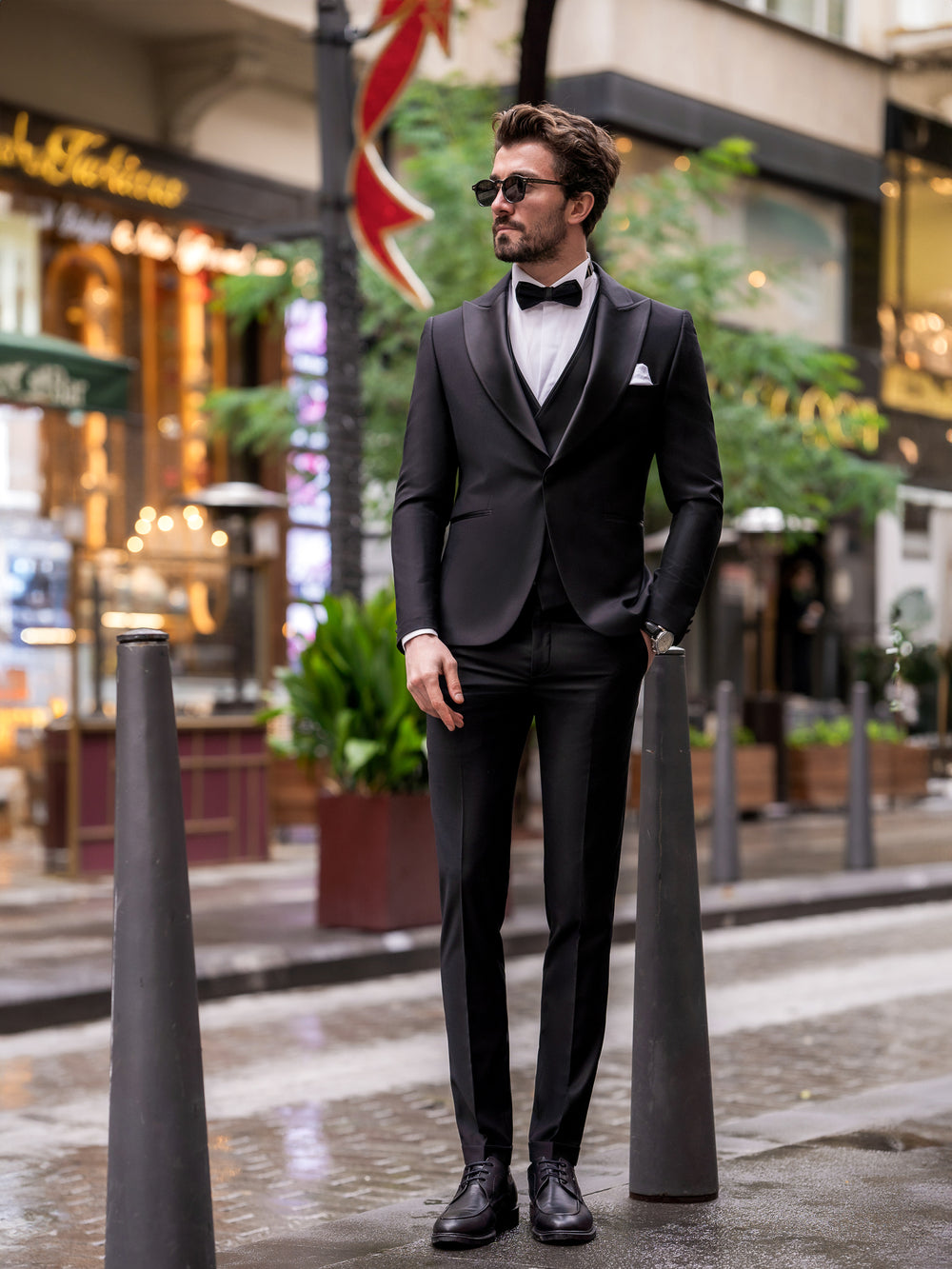XAYWEAR Black Formal Slim-Fit Tuxedo 3-Piece Suit For Men