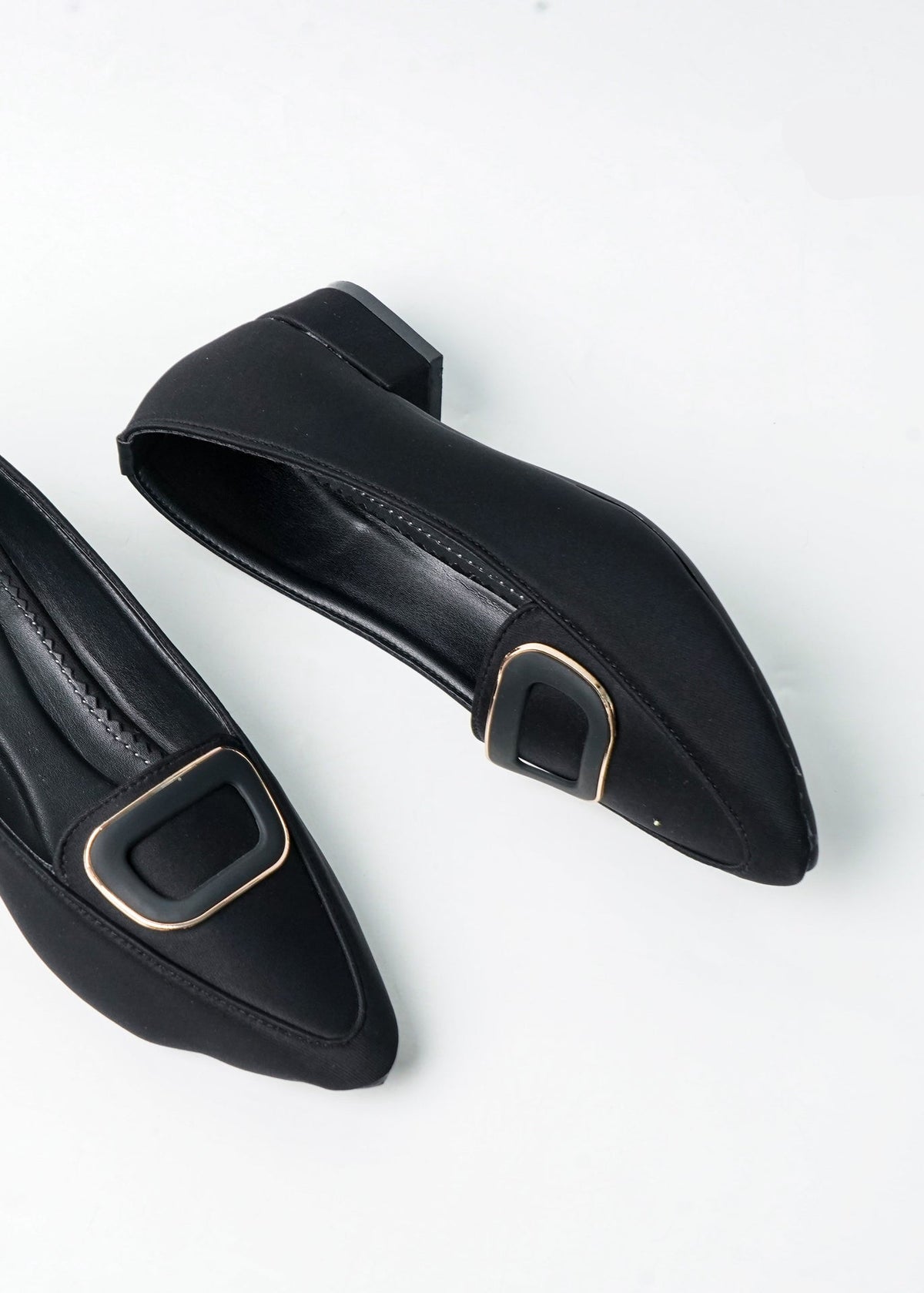 XAYWEAR Averia Black