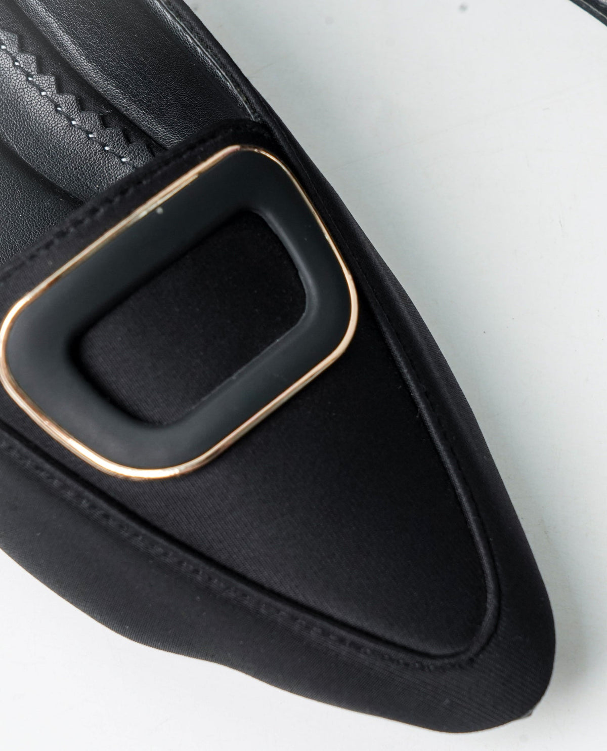 XAYWEAR Averia Black