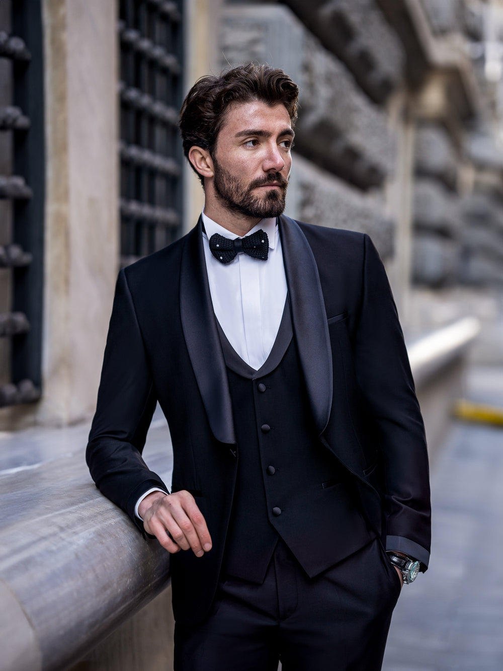 XAYWEAR The Elegant Men's Black Slim-Fit Tuxedo 3-Piece Formal Sit