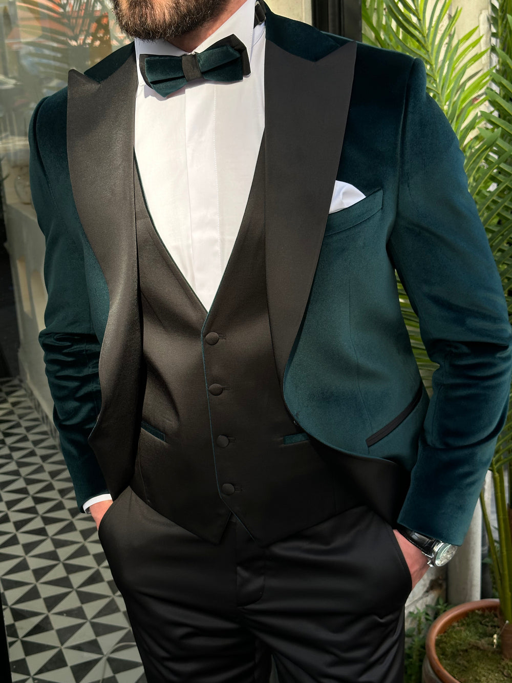 XAYWEAR Men's Emerald Velvet Slim-Fit Tuxedo 3-Piece
