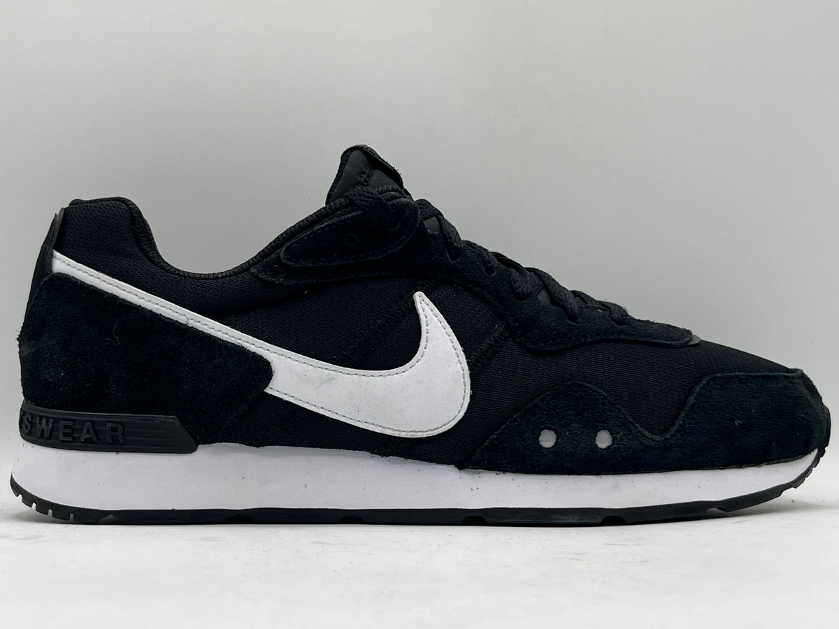 Venture Runner Sneakers