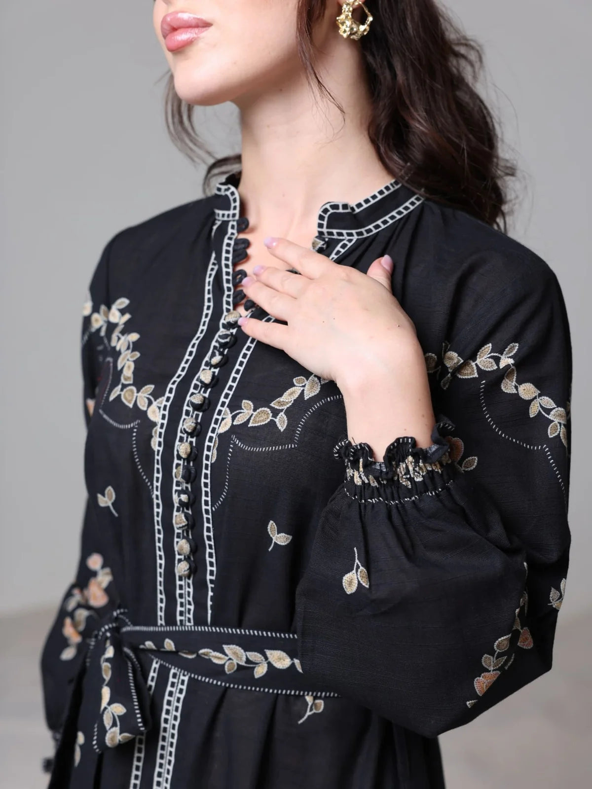 XAYWEAR Women's Rubin Black Leaf Pattern Dress