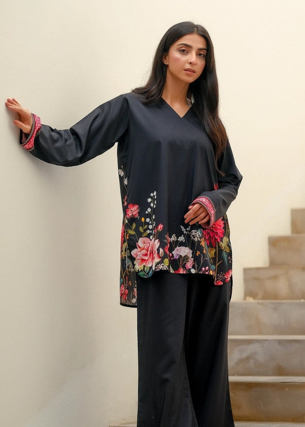 XAYWEAR Women's Dhaga Crepe Co Ord Set - Black (GNN2801)