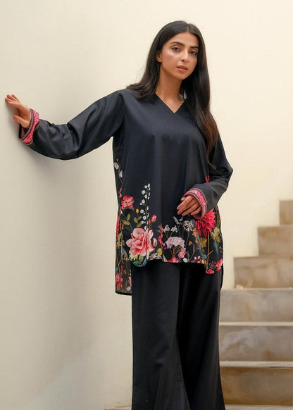 XAYWEAR Women's Dhaga Crepe Co Ord Set - Black (GNN2801)
