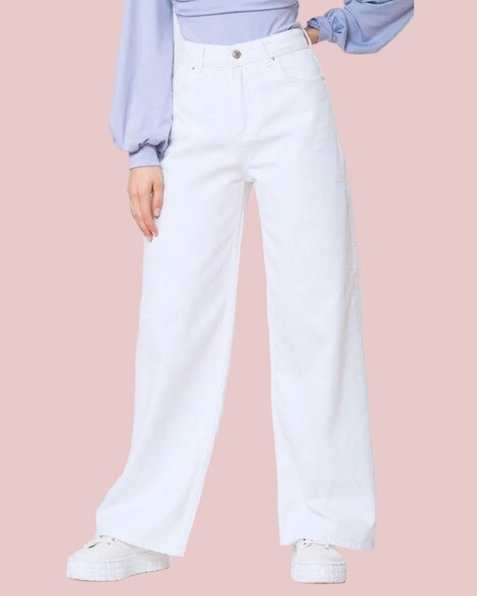 Highwaist White Wide Leg Floor Length Jeans For Women