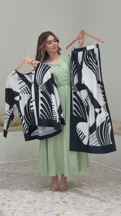 XAYWEAR Women's Kuroba Black And White Co Ord Set