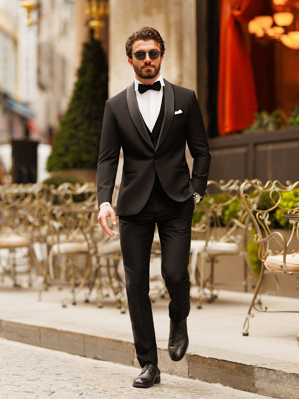XAYWEAR Black Slim-Fit Tuxedo 3-Piece Suit For Men