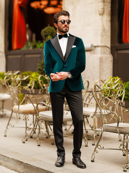 XAYWEAR Men's Emerald Velvet Slim-Fit Tuxedo 3-Piece
