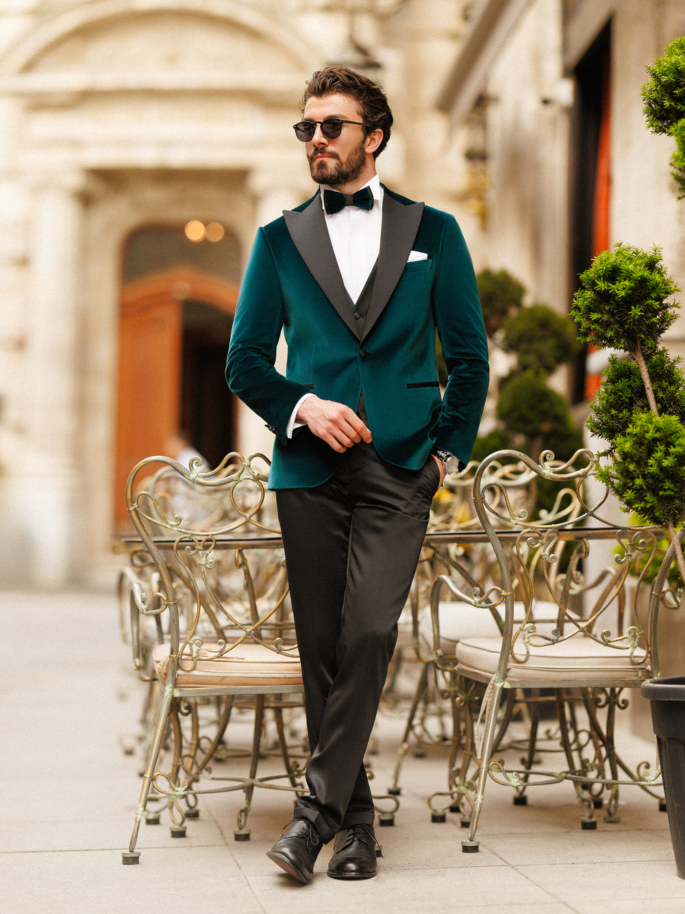 XAYWEAR Men's Emerald Velvet Slim-Fit Tuxedo 3-Piece