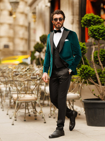 XAYWEAR Men's Emerald Velvet Slim-Fit Tuxedo 3-Piece