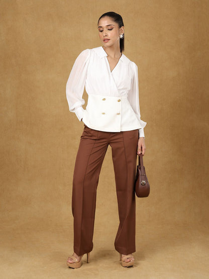 XAYWEAR elegant blouse for women with long sleeves and double-breasted design paired with brown pants